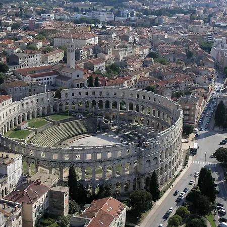 Marija Near Center Pula
