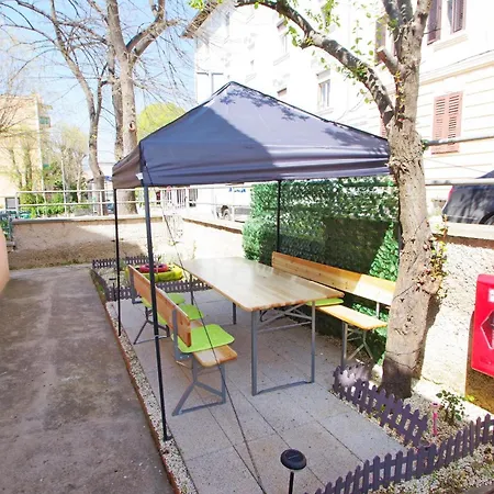 Marija Near Center Daire